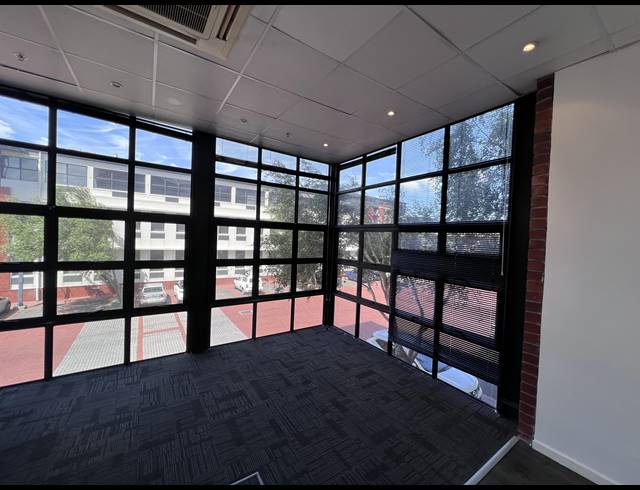 58M² OFFICE TO LET IN OBSERVATORY